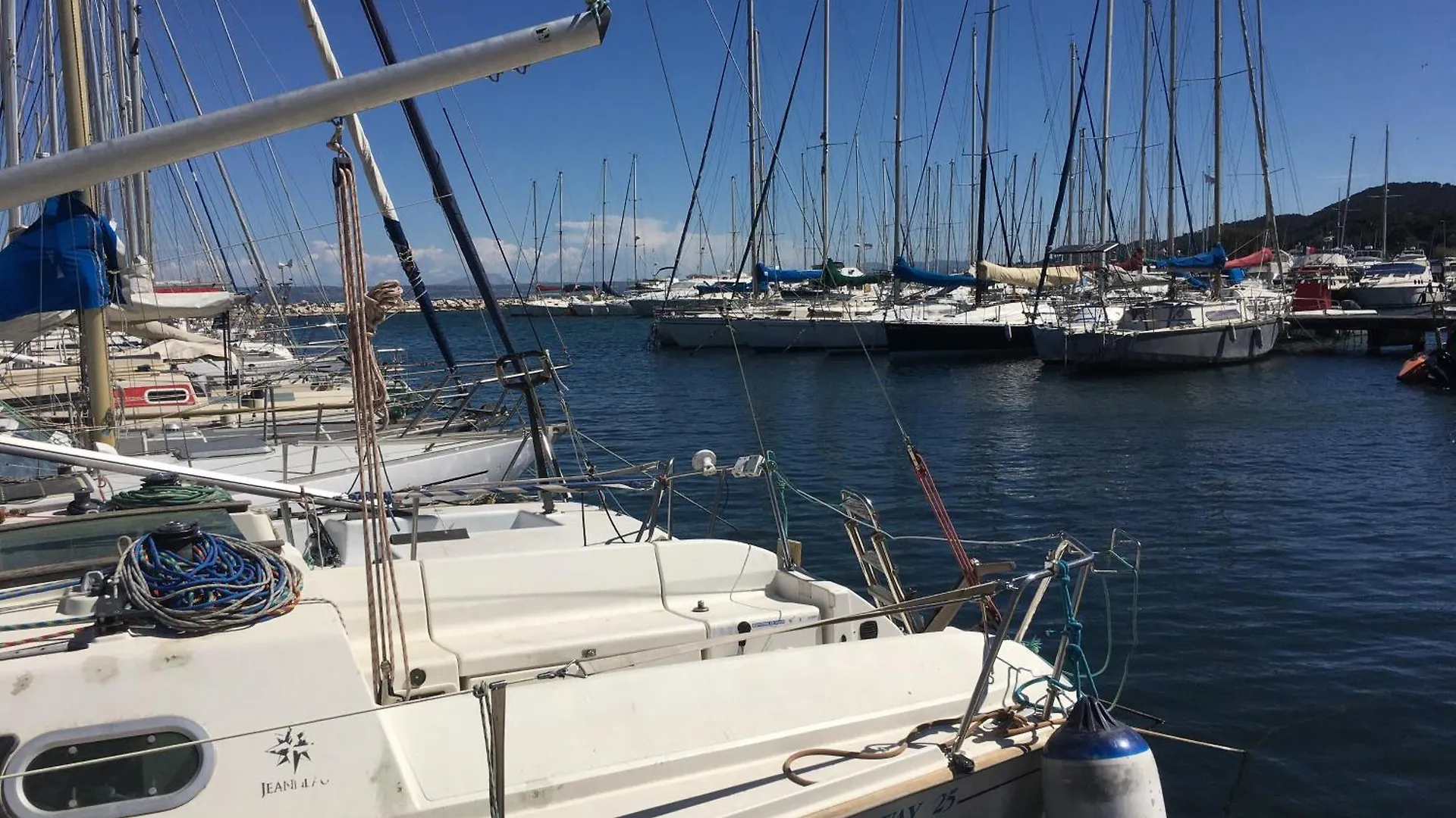 La Mouette Bleue Maison De Ville Individuelle Et Climatisee Martigues